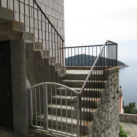 بيت ضيافة St. Lazarus دوبروفينك